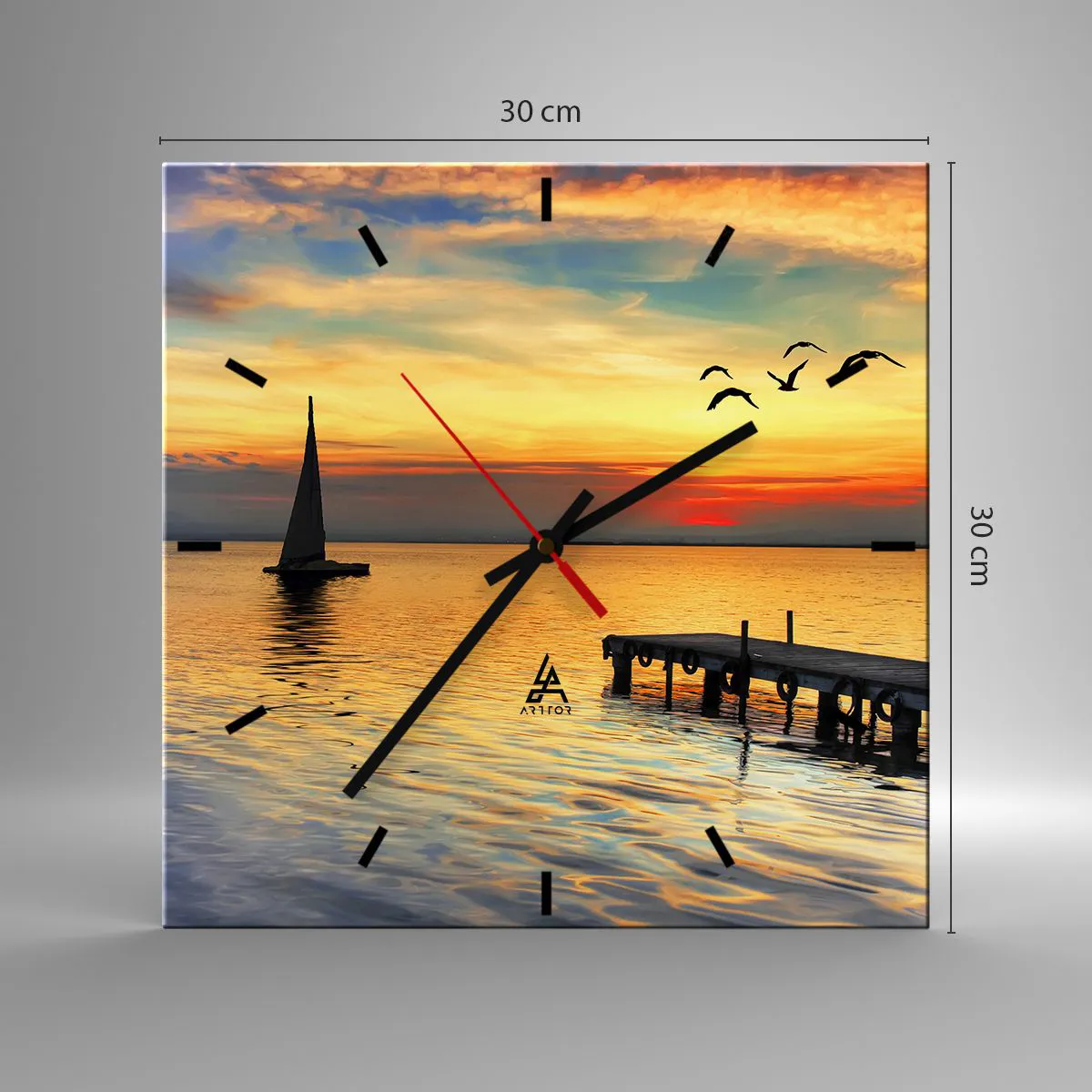Reloj de pared - Reloj de vidrio - Puesta de sol con un velero y un muelle en un lago tranquilo - 30x30cm - Regresos nocturnos - Decoración de pared moderna para salón y dormitorio ARTTOR