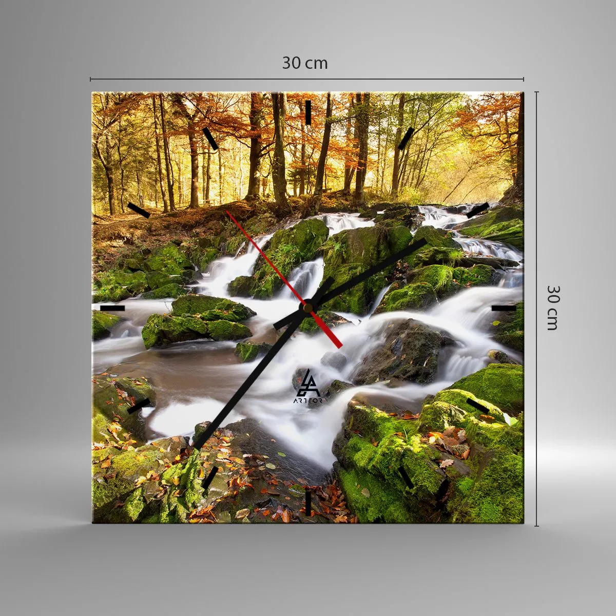 Väggklocka - Klocka på glas - Kvickt genom höstskogen - 30x30 cm