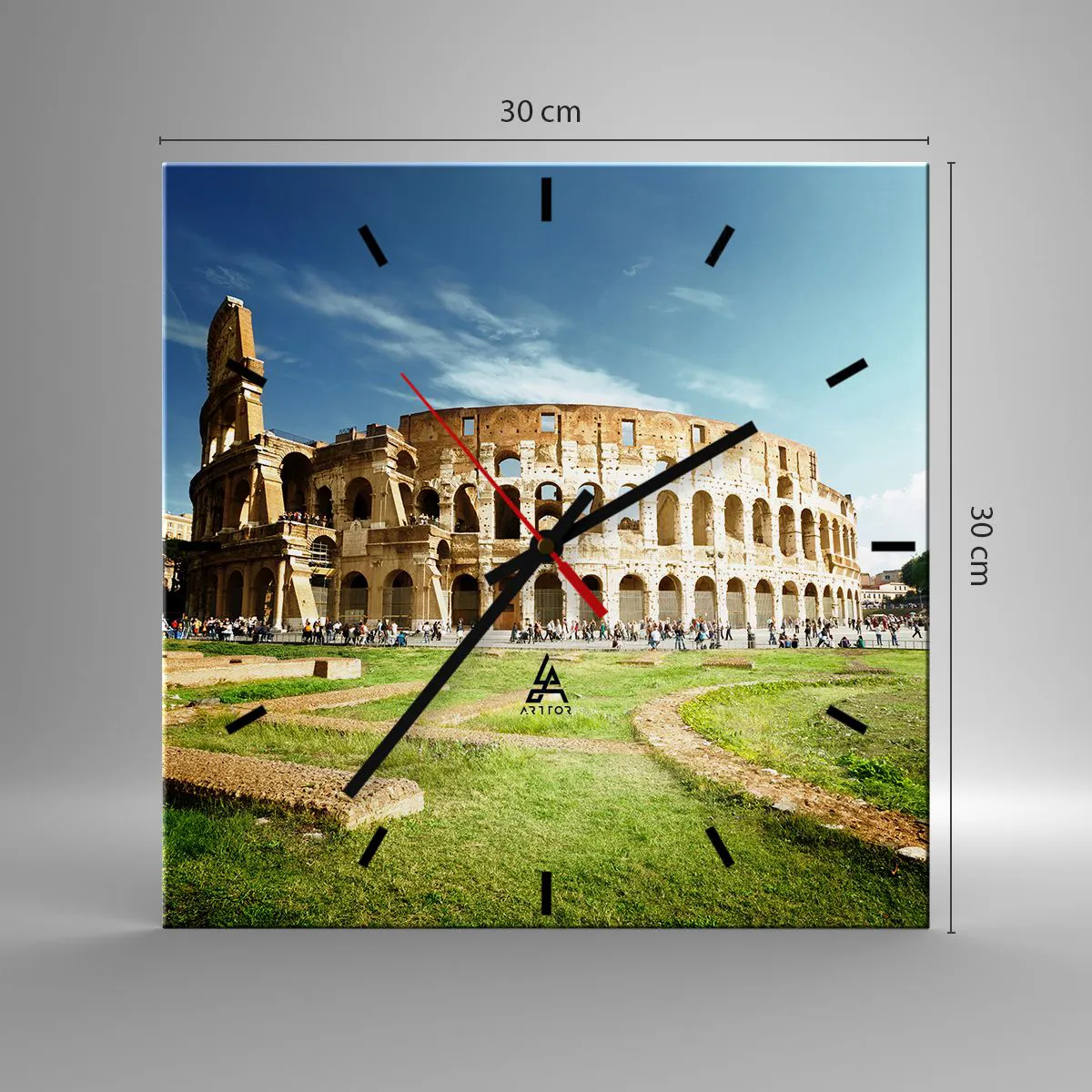 Zegar ścienny - Koloseum w Rzymie w otoczeniu zieleni i błękitnego nieba - 30x30cm - Jeszcze słychać szczęk broni - Nowoczesna dekoracja ścienna do salonu i sypialni ARTTOR