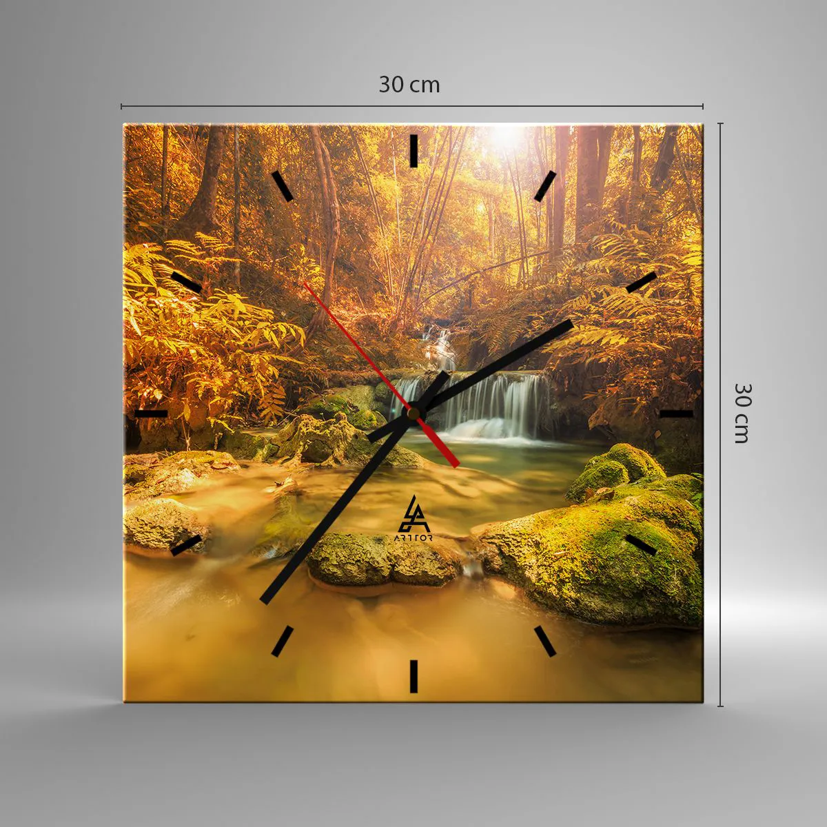 Wanduhr - Glasuhr - Ein goldener Wasserfall in einem herbstlichen Wald, umgeben von Grün - 30x30cm - Waldkaskade in Gold - Moderne Wanddekoration für Wohnzimmer und Schlafzimmer ARTTOR