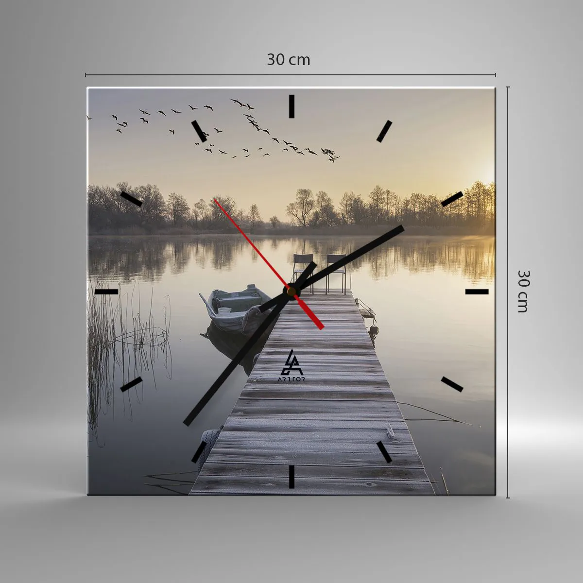 Horloge murale - Pendule murale - Une jetée au bord du lac le matin avec un bateau et des chaises - 30x30cm - Je reviendrai - Décoration murale moderne pour le salon et la chambre ARTTOR
