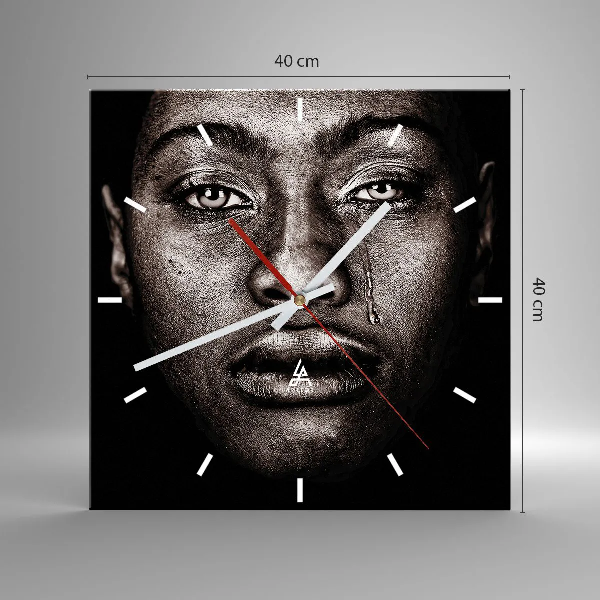 Väggklocka - Klocka på glas - En tår - 40x40 cm