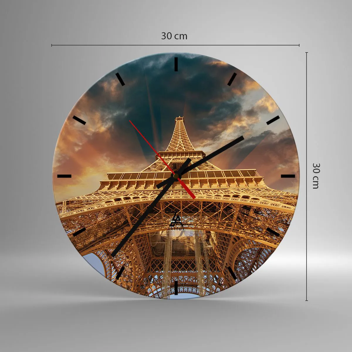 Väggklocka - Klocka på glas - Perspektiv av Eiffeltornet vid solnedgången - 30x30cm - Hur mänskligheten nådde himlen - Modern väggdekoration för vardagsrum, kök och sovrum ARTTOR