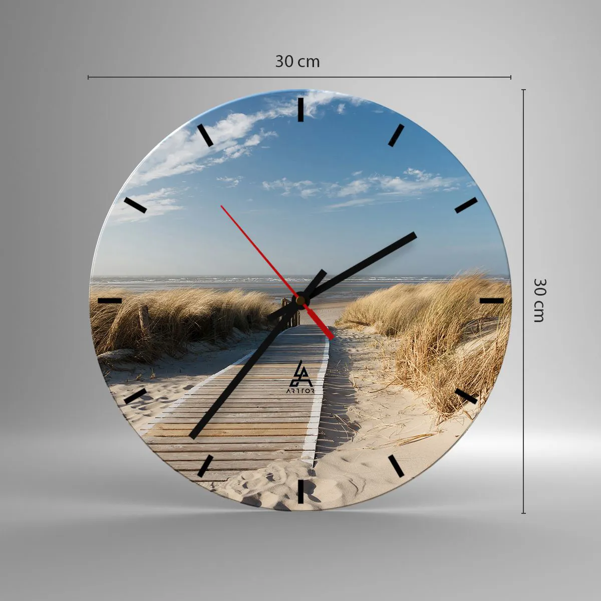 Reloj de pared - Reloj de vidrio - Camino de madera en la playa con vistas al mar. - 30x30cm - Más allá de la duna, en el susurro de la naturaleza - Decoración de pared moderna para salón, cocina y dormitorio ARTTOR