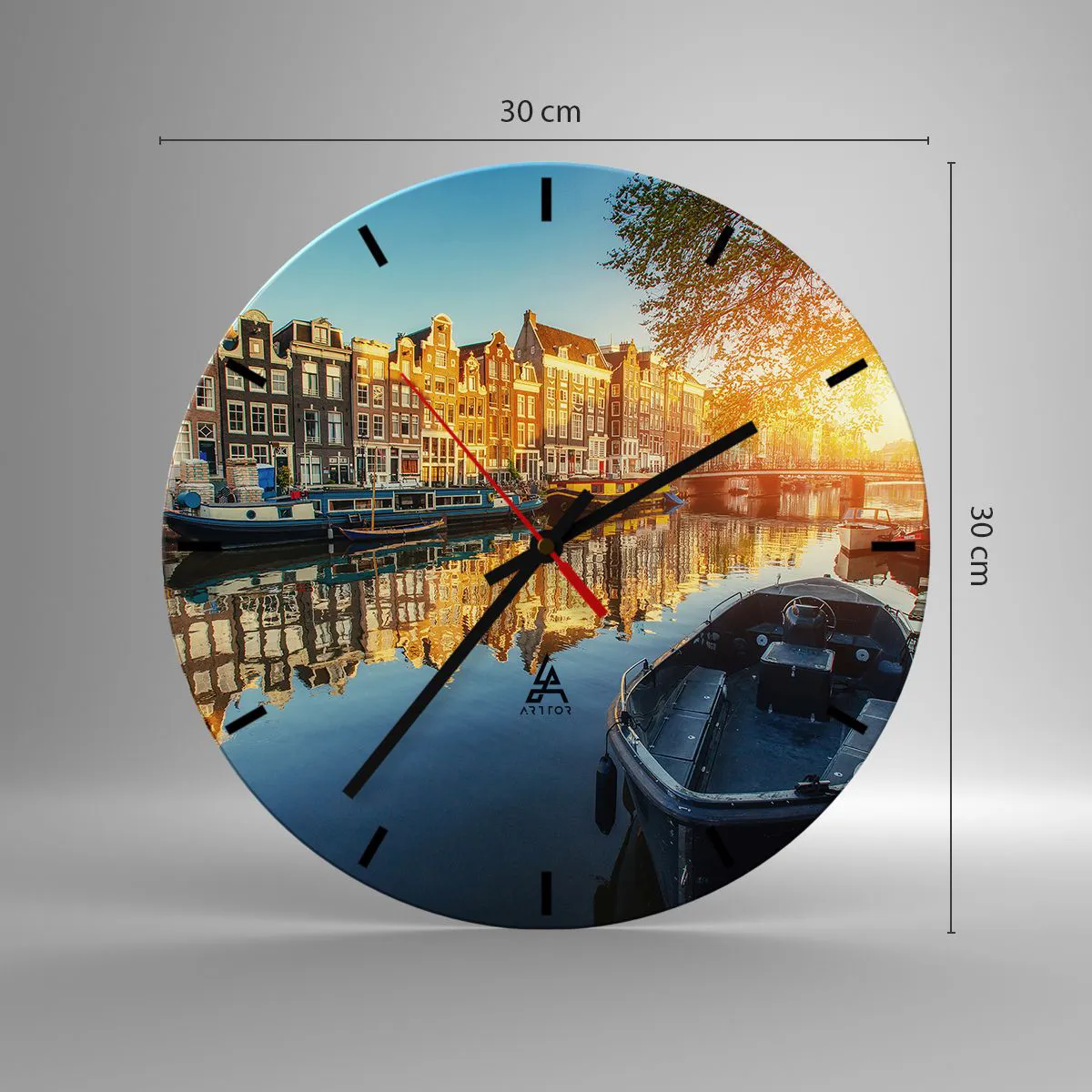 Relógio de parede - Relógio em vidro - Canal da cidade ao pôr do sol - 30x30cm - Manhã em Amsterdã - Decoração de parede moderna para a sala de estar, cozinha e quarto ARTTOR
