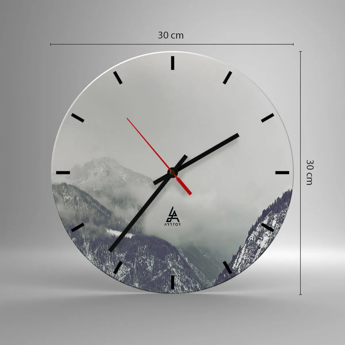 Falióra, Óra - Egy ködös hegyi táj szürke árnyalatokban - 30x30cm - Ködös völgy - Modern fali dekoráció nappalihoz, konyhához és hálószobához ARTTOR