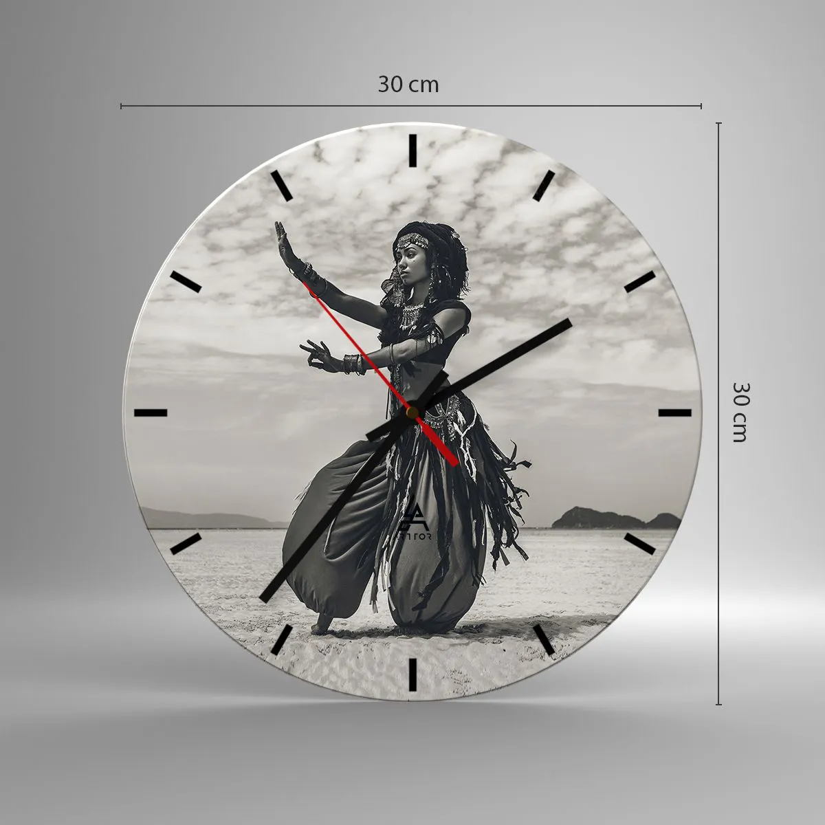 Ceas de perete - Ceas pe sticlă - Fotografie alb-negru a unei femei dansând pe plajă - 30x30cm - Dansul insulelor sudice - Decorațiune modernă pentru perete pentru living, bucătărie și dormitor ARTTOR