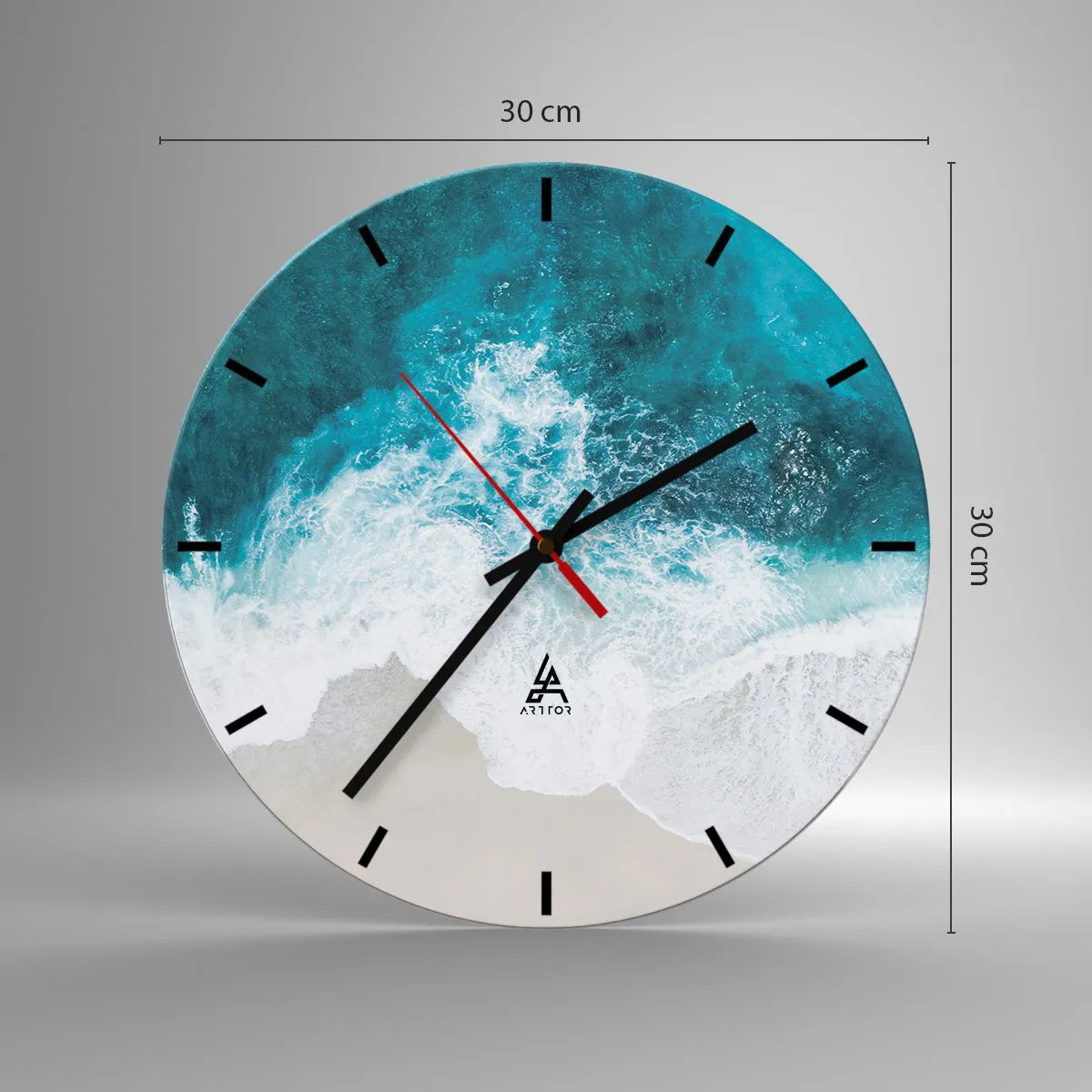 Vægur, Uret - Fugleperspektiv af havbølger, der slår mod en sandstrand - 30x30cm - Naturlig kærtegn - Moderne vægdekoration til stue, køkken og soveværelse ARTTOR