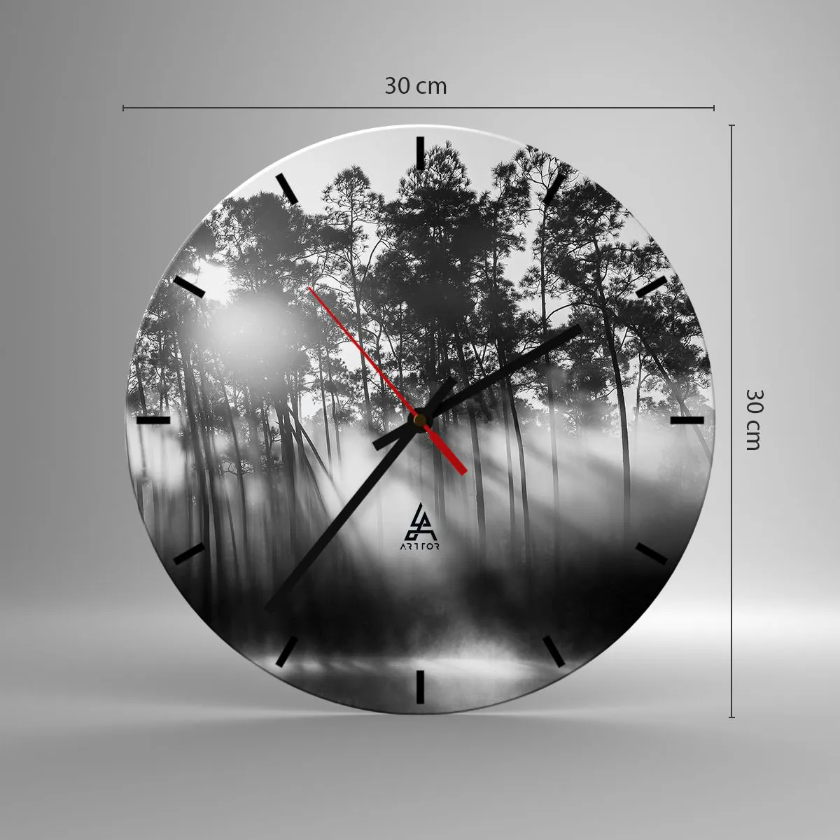 Horloge murale - Pendule murale - Une photographie en noir et blanc d'une forêt enveloppée de brouillard au lever du soleil. - 30x30cm - Soleil inarrêtable - Décoration murale moderne pour le salon, la cuisine et la chambre ARTTOR