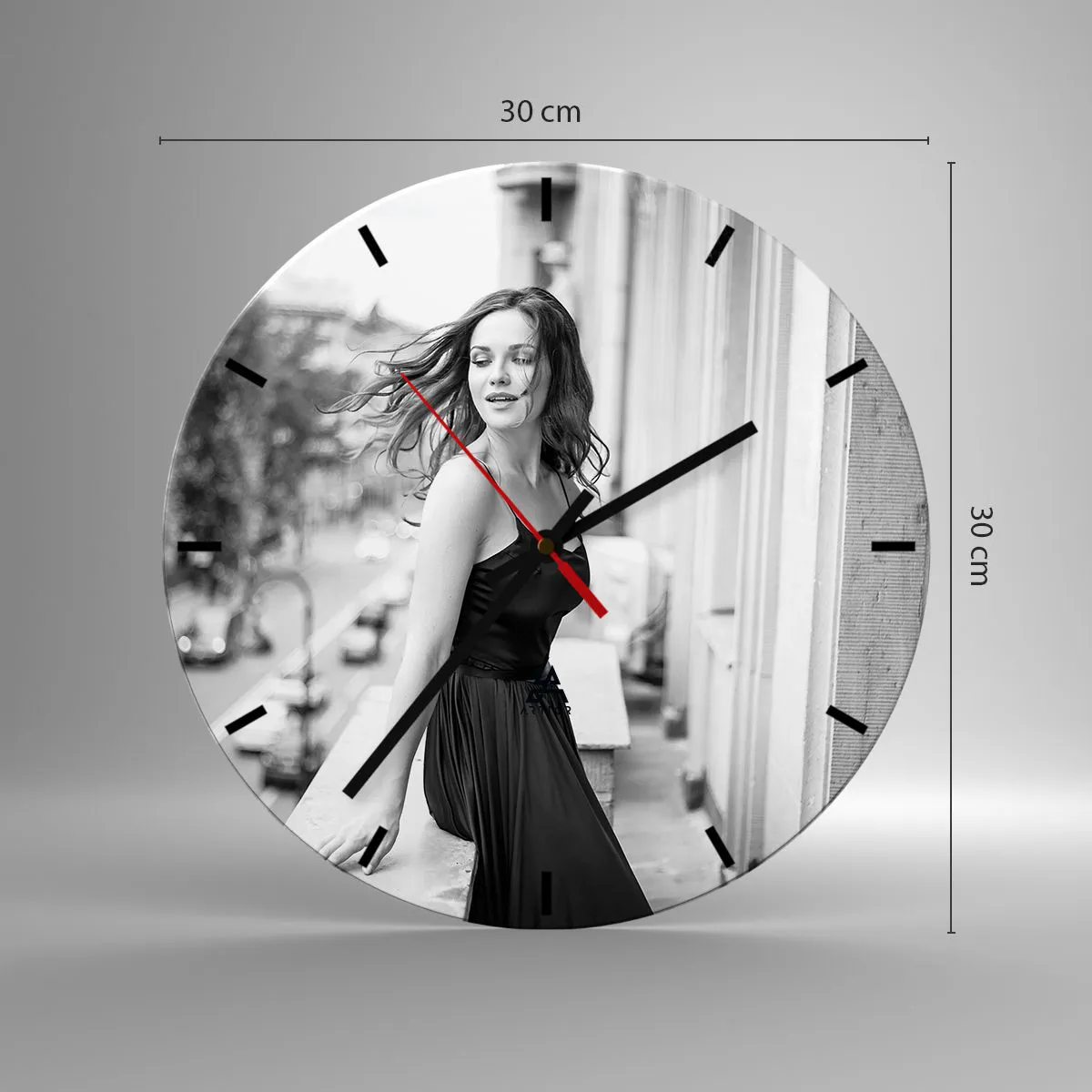 Reloj de pared - Reloj de vidrio - Brotes de protea con hojas de color verde azulado sobre un fondo blanco - 30x30cm - Ciertamente, parisina - Decoración de pared moderna para salón, cocina y dormitorio ARTTOR