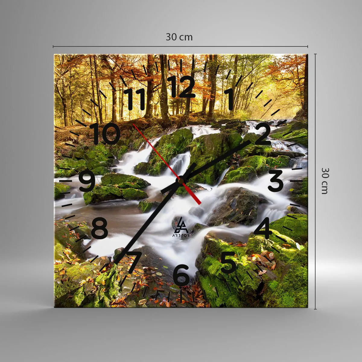 Väggklocka - Klocka på glas - Kvickt genom höstskogen - 30x30 cm