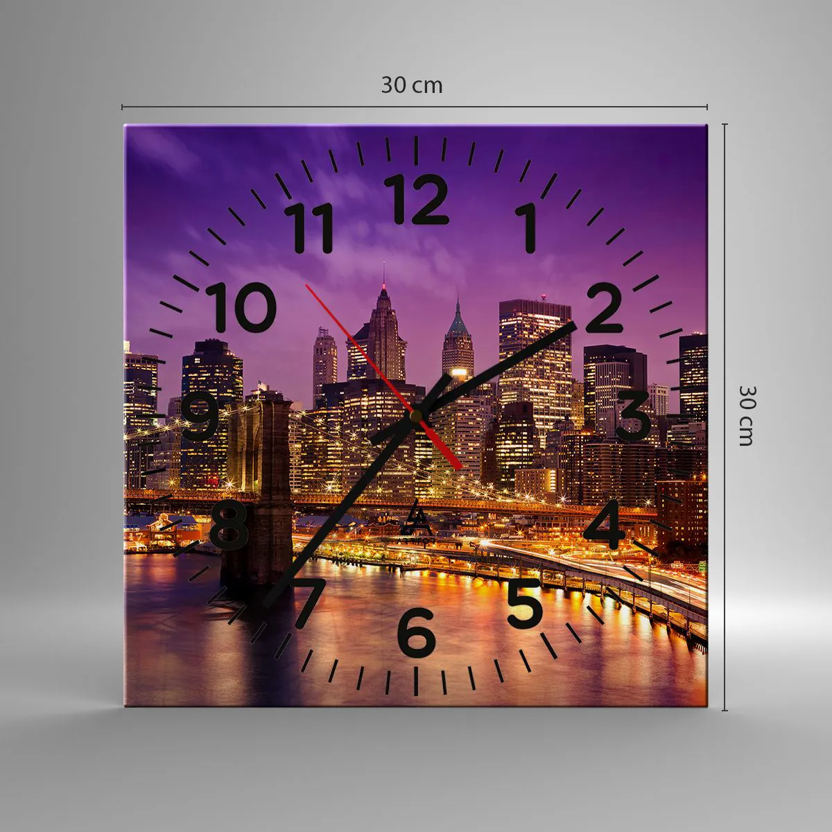 Väggklocka - Klocka på glas - Manhattan i violett och guld - 30x30 cm