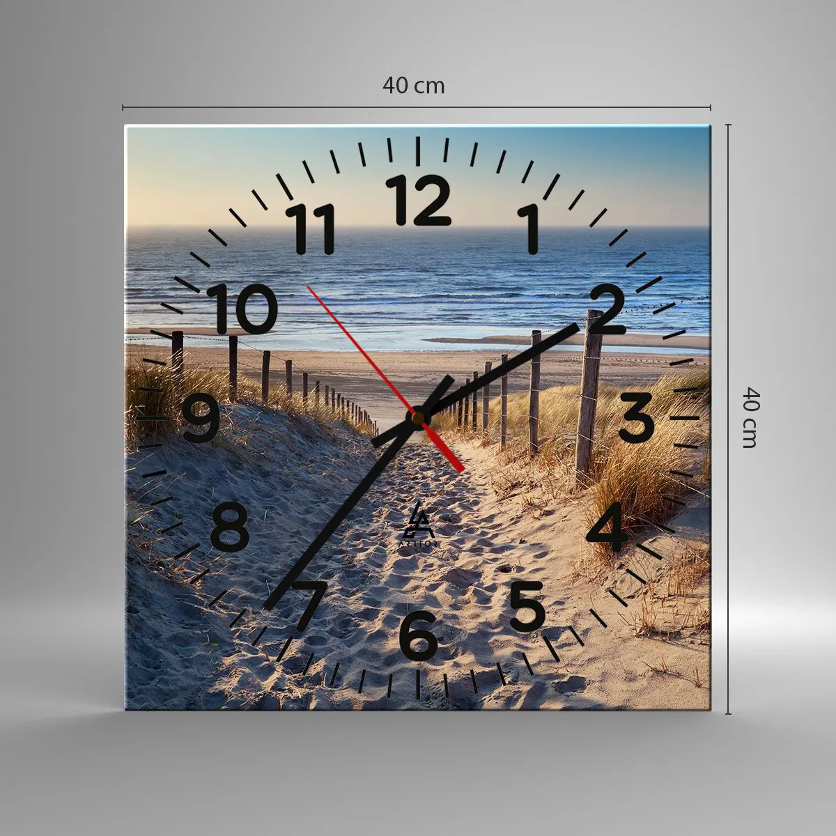 Vægur, Uret - Havet brummer, fuglene synger, en vild strand midt i græsset.... - 40x40 cm