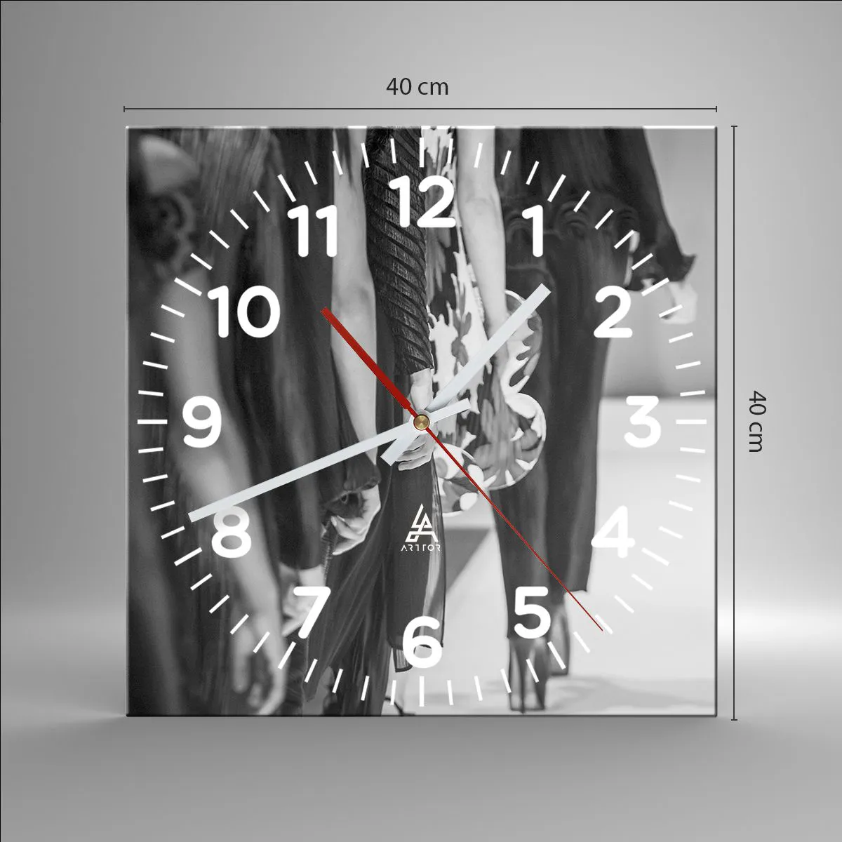 Reloj de pared - Reloj de vidrio - Un desfile con estilo - 40x40 cm