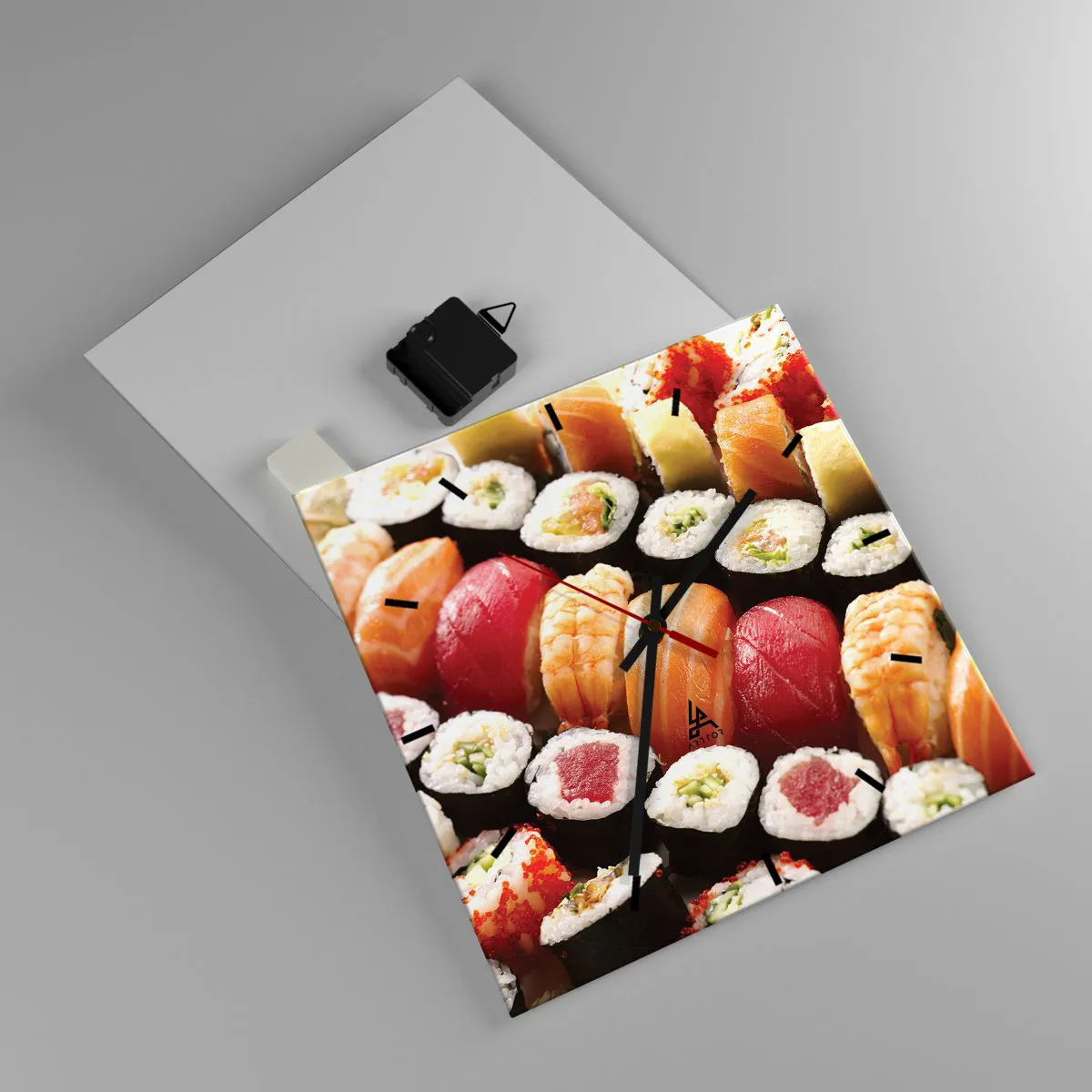 Reloj de pared - Reloj de vidrio - Sushi colorido dispuesto en filas con diversos ingredientes. - 30x30cm - Colores y sabores de Asia - Decoración de pared moderna para salón y dormitorio ARTTOR