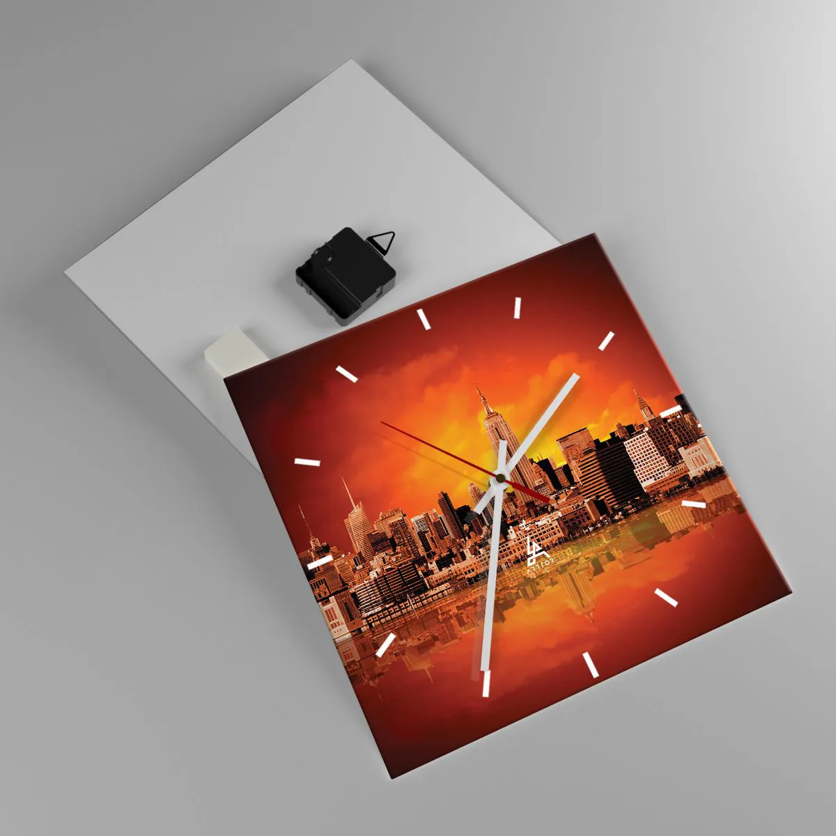 Wanduhr - Glasuhr - Panorama der Stadt bei Sonnenuntergang mit im Wasser reflektierten Gebäuden - 30x30cm - Das Großstadtpanorama in Gelb und Bronze - Moderne Wanddekoration für Wohnzimmer und Schlafzimmer ARTTOR