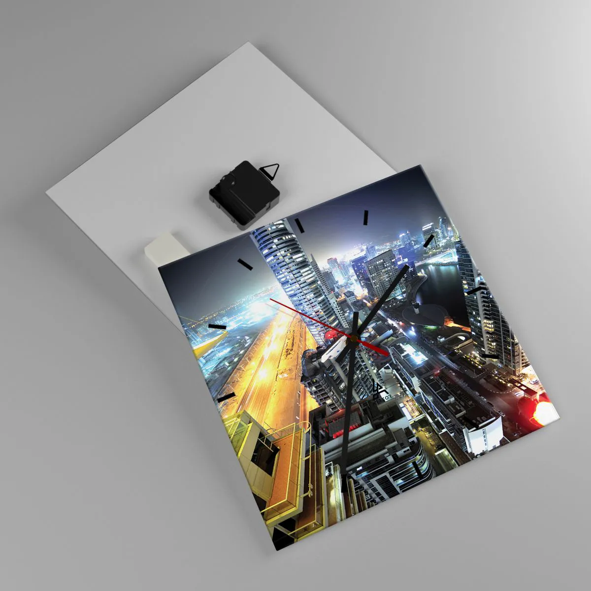 Wanduhr - Glasuhr - Panorama der nächtlichen Stadt mit beleuchteten Wolkenkratzern - 30x30cm - Ein Wunder in der Wüste - Moderne Wanddekoration für Wohnzimmer und Schlafzimmer ARTTOR