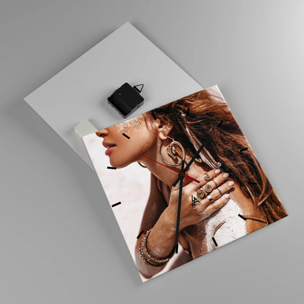 Wall clock - Clock on glass - Queen of a Wild Beach - 30x30 cm