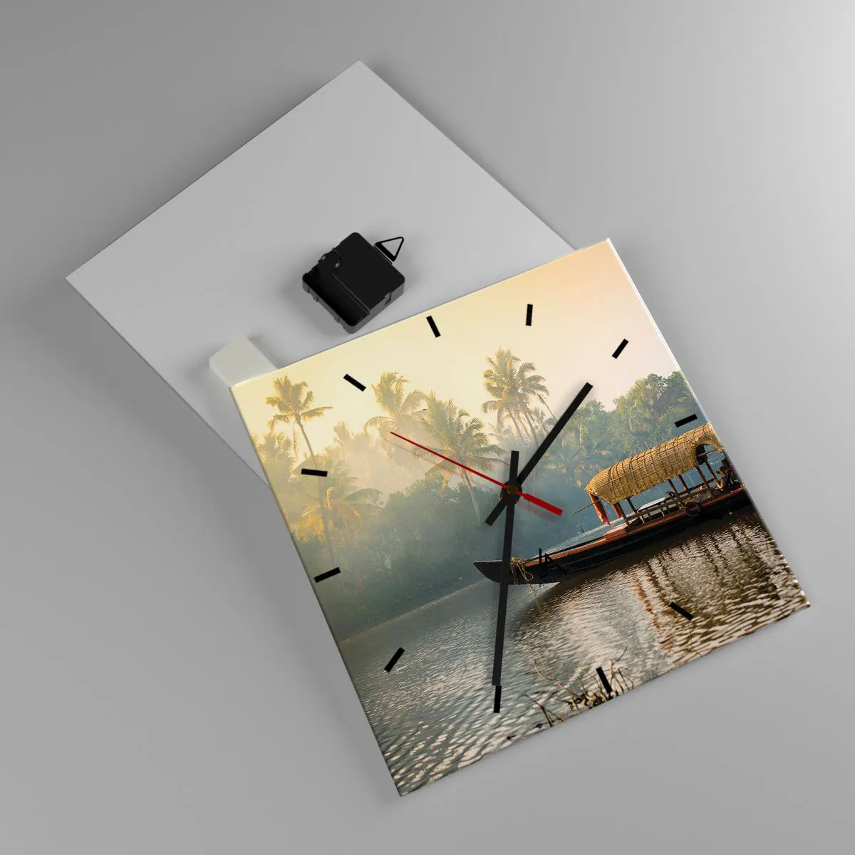 Reloj de pared - Reloj de vidrio - Un barco tradicional en un río tranquilo entre palmeras. - 30x30cm - Casa en el río - Decoración de pared moderna para salón y dormitorio ARTTOR