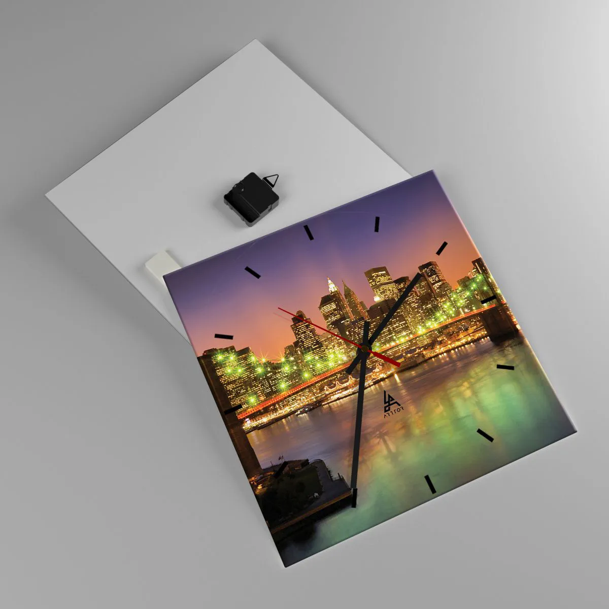 Zegar ścienny - Tu światło nigdy nie gaśnie - 40x40 cm