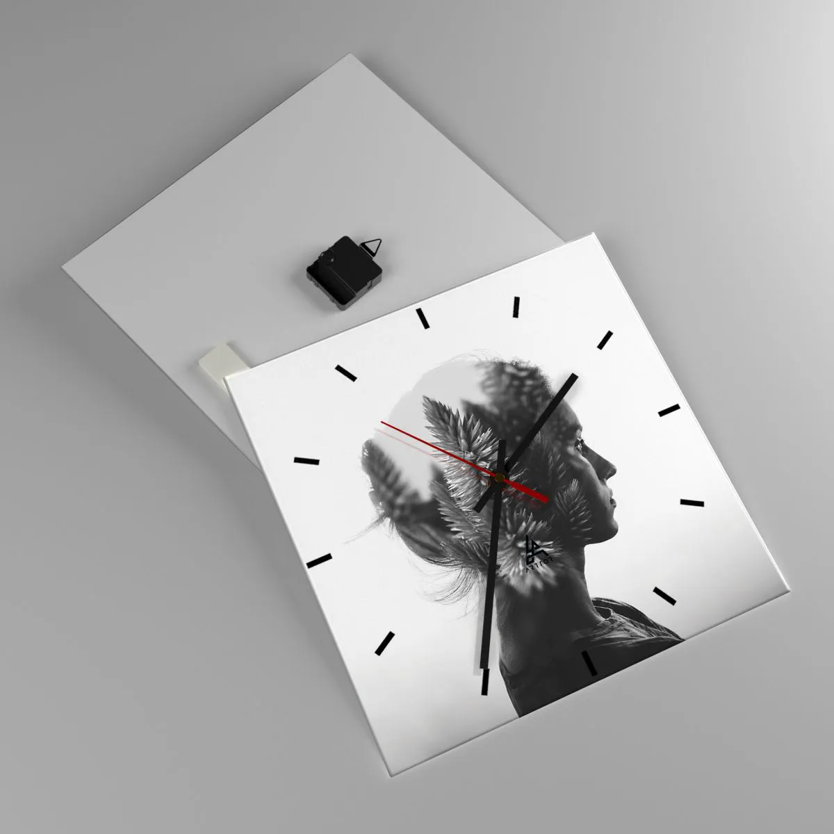 Wanduhr - Glasuhr - Dame des Kiefernwaldes - 40x40 cm