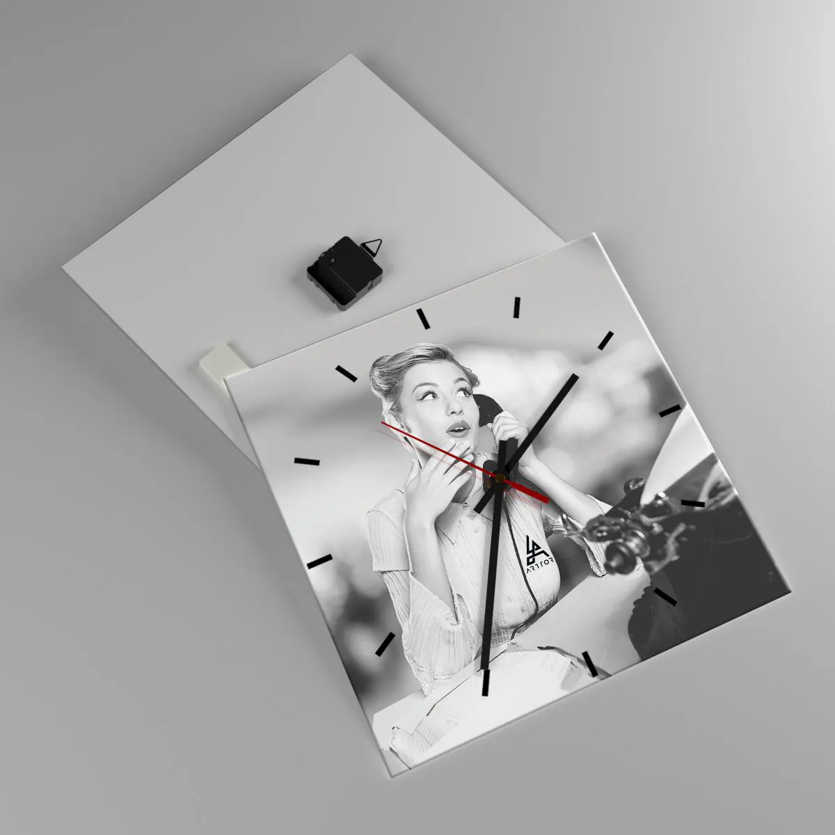 Nástenné hodiny - Halo, tu sú 50. roky. - 40x40 cm