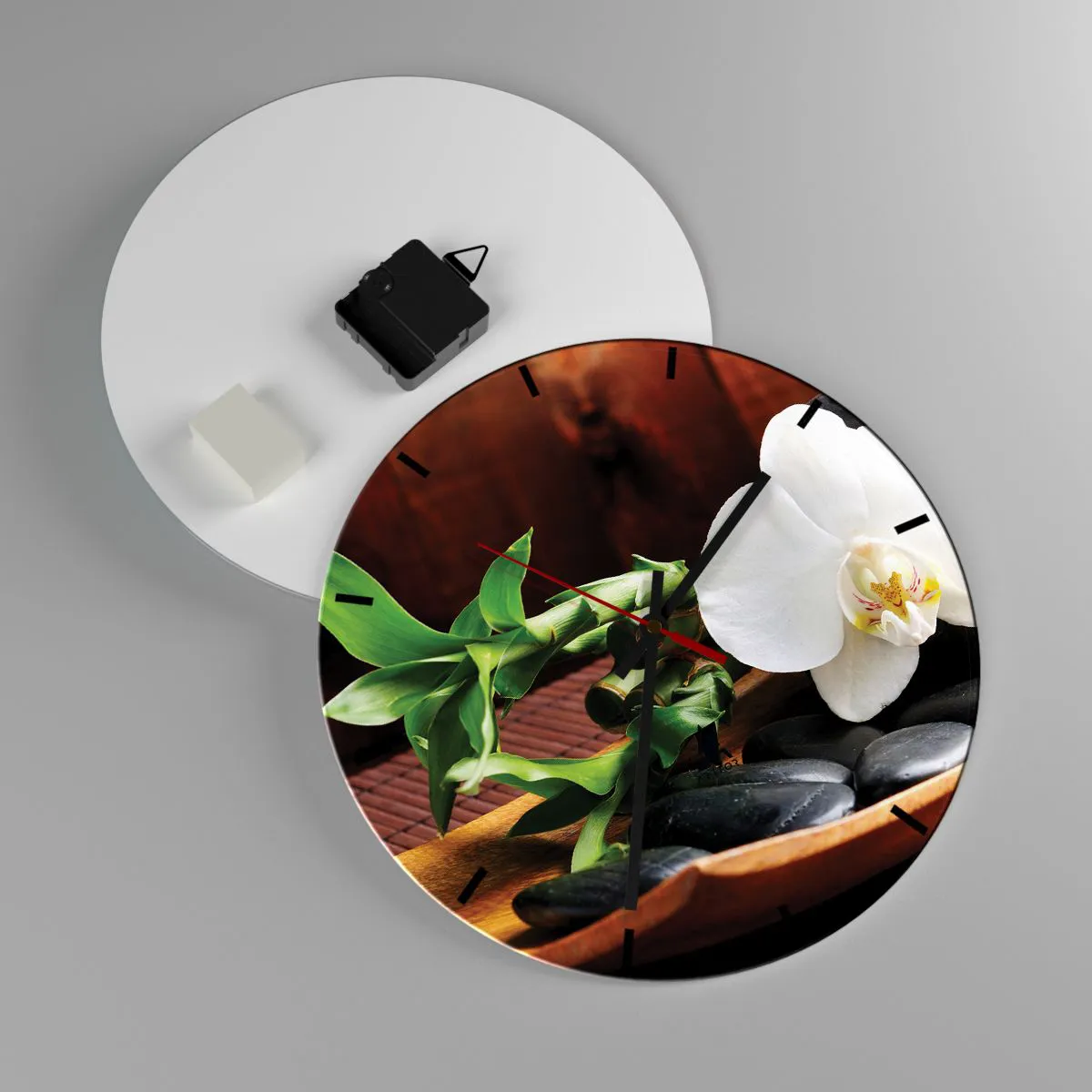Zegar ścienny - Biała orchidea z bambusem i kamieniami - 30x30cm - Poddaj się dotykowi natury - Nowoczesna dekoracja ścienna do salonu, kuchni i sypialni ARTTOR