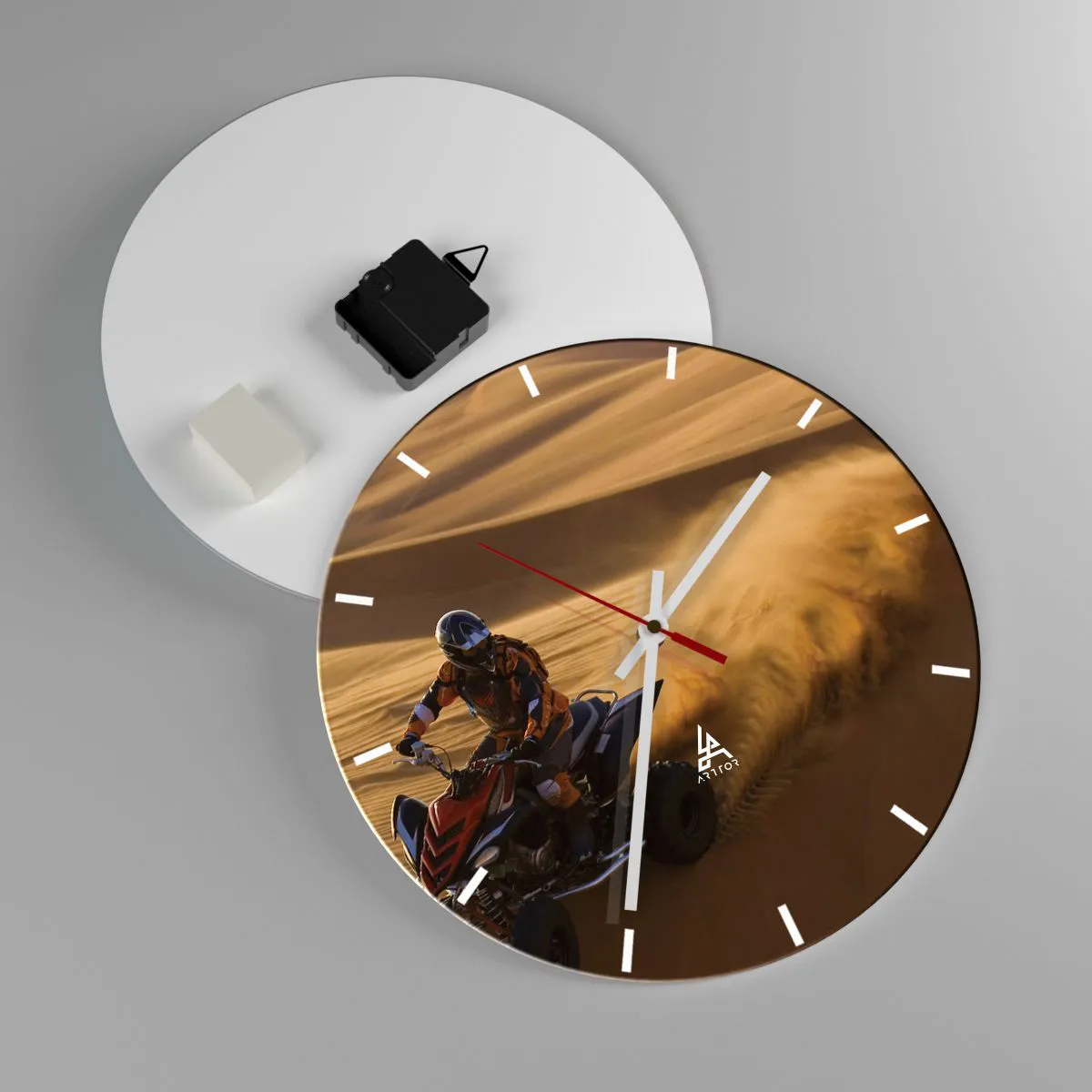 Wanduhr - Glasuhr - Quad in der Wüste im Einsatz - 30x30cm - Auf den Sandwellen - Moderne Wanddekoration für Wohnzimmer, Küche und Schlafzimmer ARTTOR