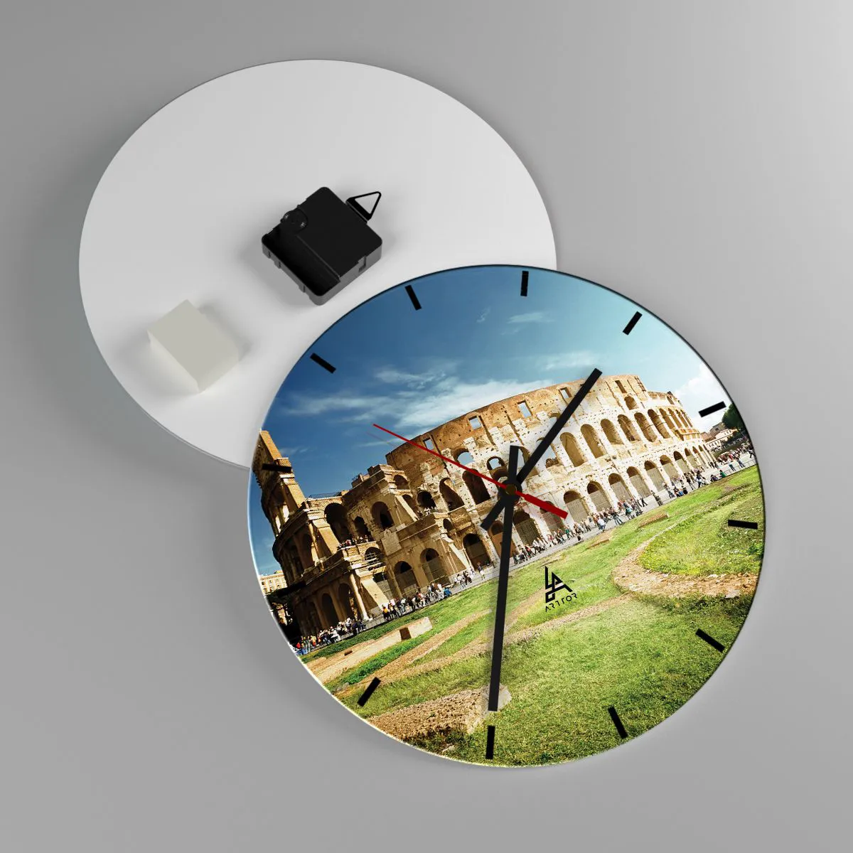 Vægur, Uret - Colosseum i Rom i solskin - 30x30cm - Du kan stadig høre våbenklirren - Moderne vægdekoration til stue, køkken og soveværelse ARTTOR