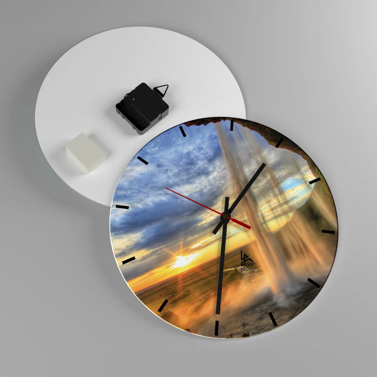 Väggklocka - Klocka på glas - Vattenfall med utsikt över solnedgången - 30x30cm - Världen bakom ridå av droppar - Modern väggdekoration för vardagsrum, kök och sovrum ARTTOR