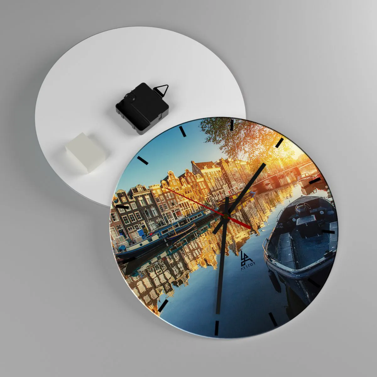 Relógio de parede - Relógio em vidro - Canal da cidade ao pôr do sol - 30x30cm - Manhã em Amsterdã - Decoração de parede moderna para a sala de estar, cozinha e quarto ARTTOR