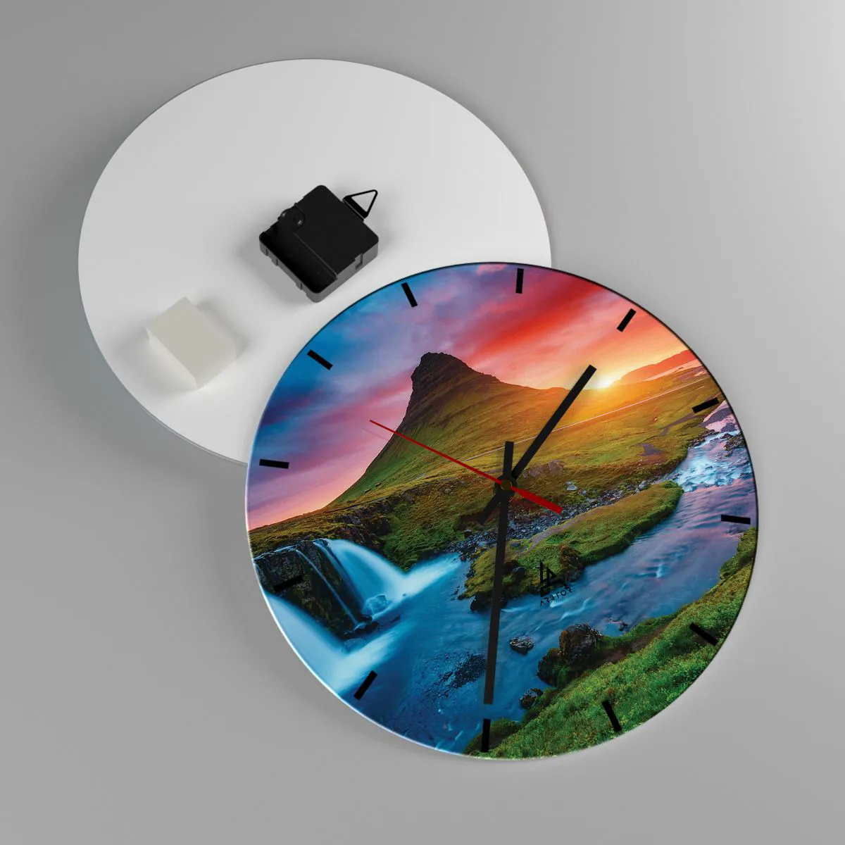 Ceas de perete - Ceas pe sticlă - Cascadă și munte în lumina soarelui care apune - 30x30cm - Islanda - foc și apă - Decorațiune modernă pentru perete pentru living, bucătărie și dormitor ARTTOR