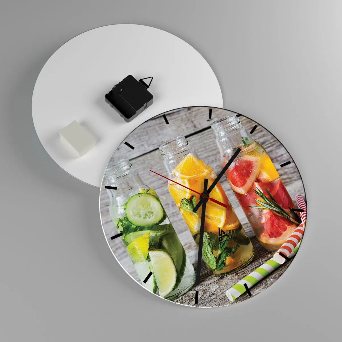 Nástěnné hodiny - Tři lahve vody s ovocnou a bylinkovou příchutí - 30x30cm - Zdravé od přírody - Moderní nástěnná dekorace do obývacího pokoje, kuchyně a ložnice ARTTOR