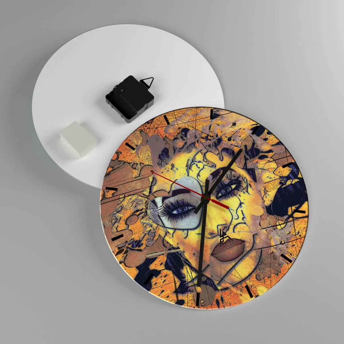 Vægur, Uret - Portræt af en abstrakt kvinde i guld- og sorte toner - 30x30cm - Solrig skønhed - Moderne vægdekoration til stue, køkken og soveværelse ARTTOR