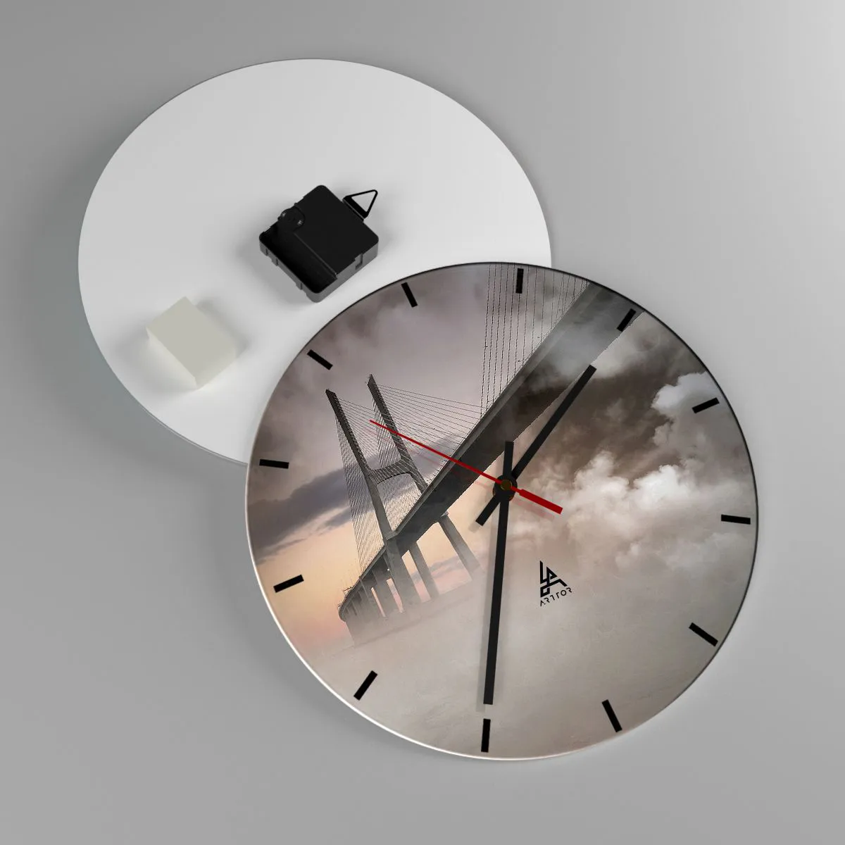 Vægur, Uret - En bro i morgentågen med et blødt lys i baggrunden - 30x30cm - På en flod, der ikke eksisterer - Moderne vægdekoration til stue, køkken og soveværelse ARTTOR