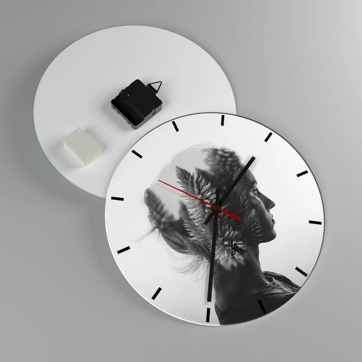 Ceas de perete - Ceas pe sticlă - Profil de femeie cu un motiv vegetal în fundal - 30x30cm - Doamna din pădurea de pini - Decorațiune modernă pentru perete pentru living, bucătărie și dormitor ARTTOR