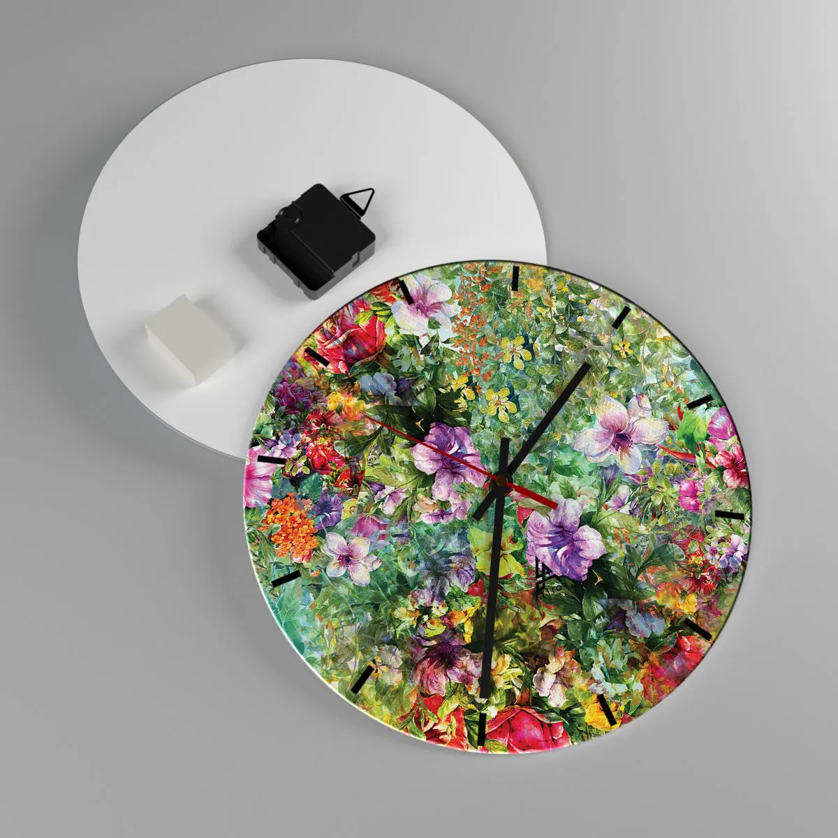 Väggklocka - Klocka på glas - Färgglada blommor i ett konstnärligt arrangemang - 30x30cm - Ta en dopp i blommorna - Modern väggdekoration för vardagsrum, kök och sovrum ARTTOR