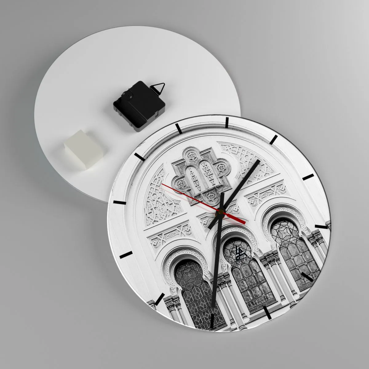 Ceas de perete - Ceas pe sticlă - Fațadă bogat decorată cu ornamente și ferestre în stil istoric - 30x30cm - La granița dintre culturi - Decorațiune modernă pentru perete pentru living, bucătărie și dormitor ARTTOR