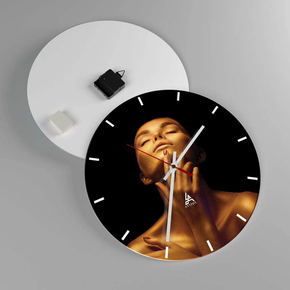 Väggklocka - Klocka på glas - Som guldsilke - 40x40 cm