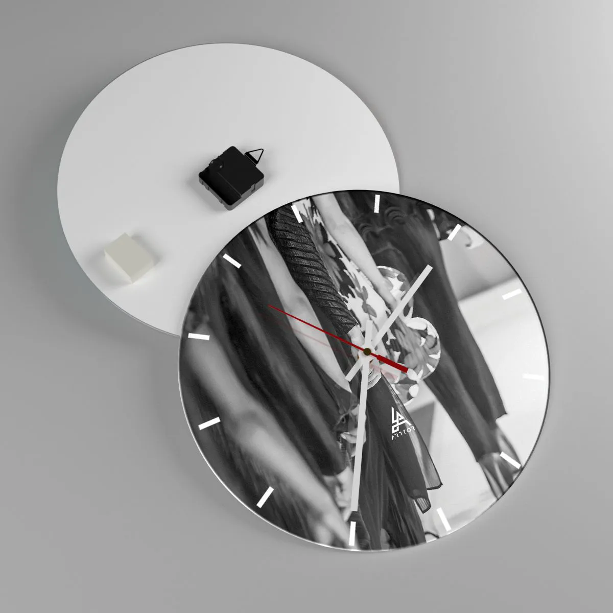 Reloj de pared - Reloj de vidrio - Un desfile con estilo - 40x40 cm