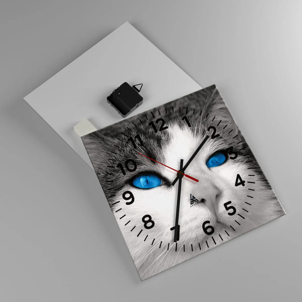 Ceas de perete - Ceas pe sticlă - Neobișnuită cu ochii albaștri - 30x30 cm