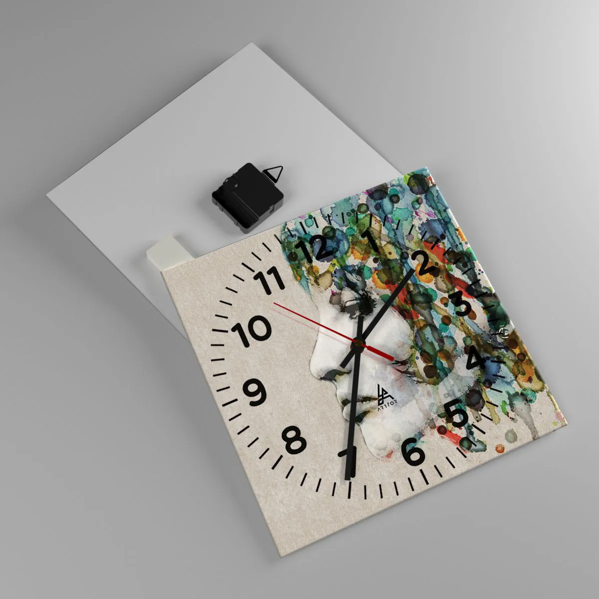 Vægur, Uret - Hun kom ud af den grå - 30x30 cm