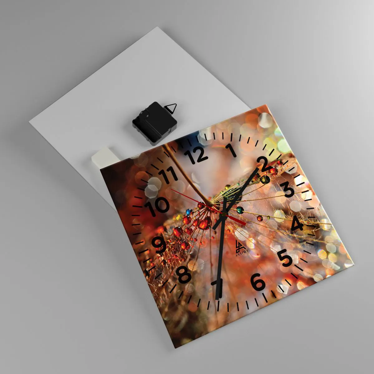 Vægur, Uret - Trådet på et edderkoppespind - 30x30 cm