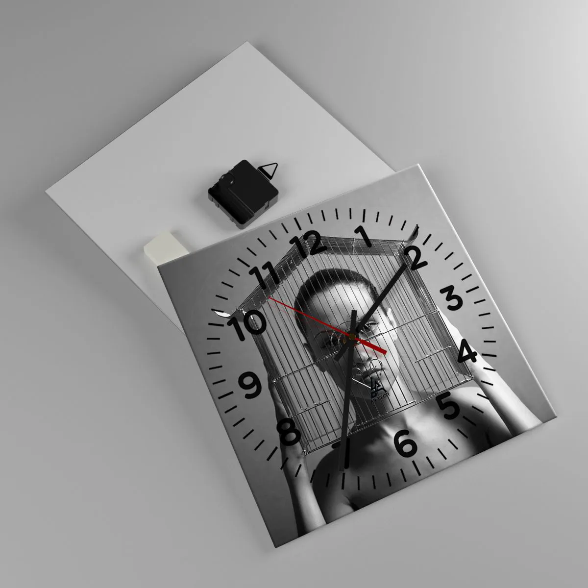 Wanduhr - Glasuhr - Ein leicht surreales Portrait - 30x30 cm