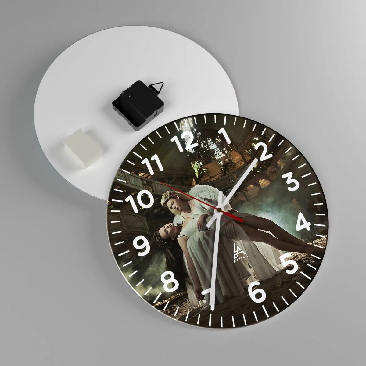 Zegar ścienny - Duch starego teatru - 30x30 cm