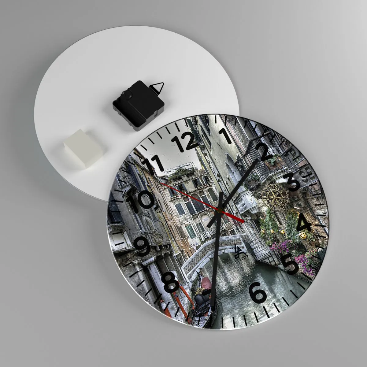 Zegar ścienny - Od wieków w cichej zadumie - 30x30 cm