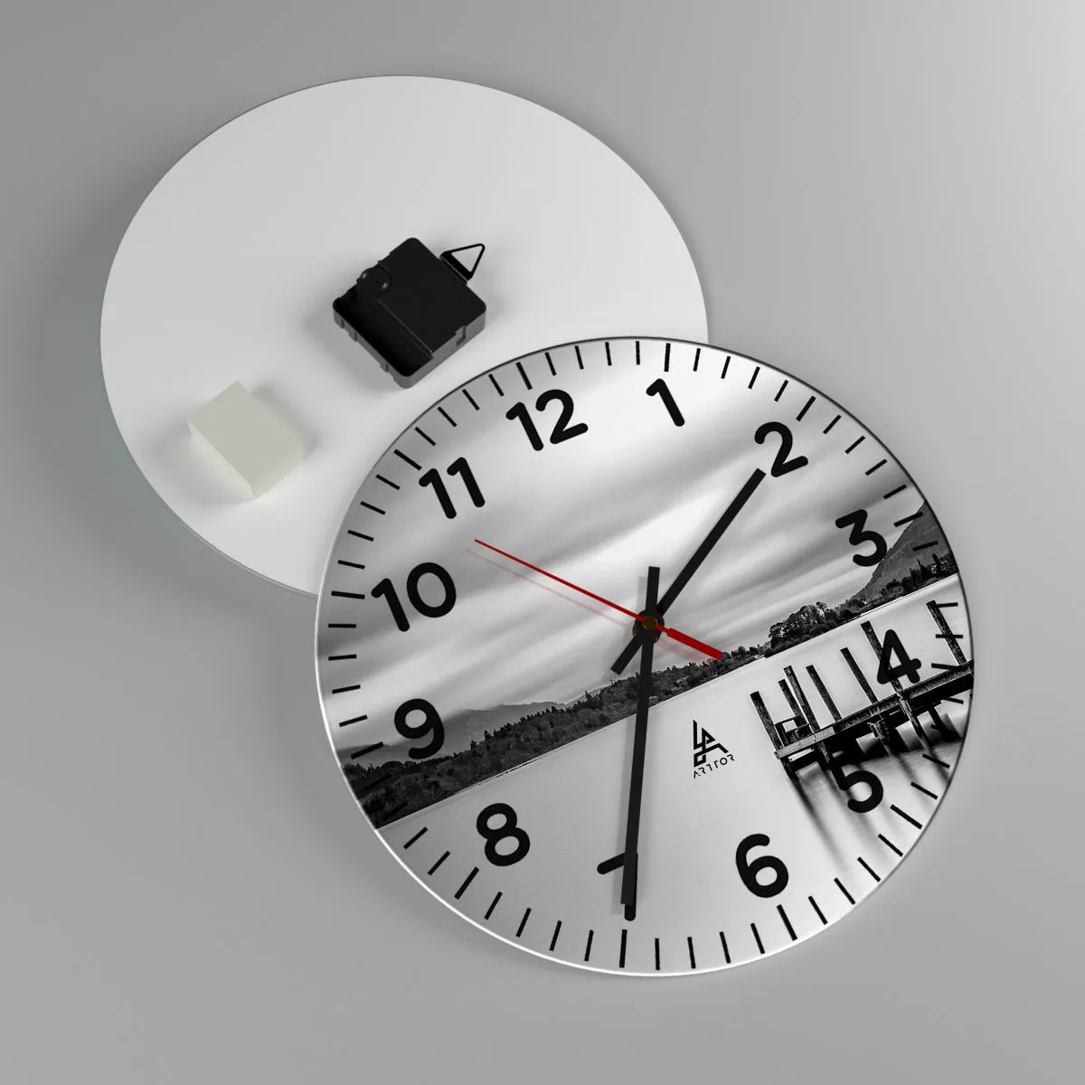 Nástěnné hodiny - Jemnost a síla - 30x30 cm