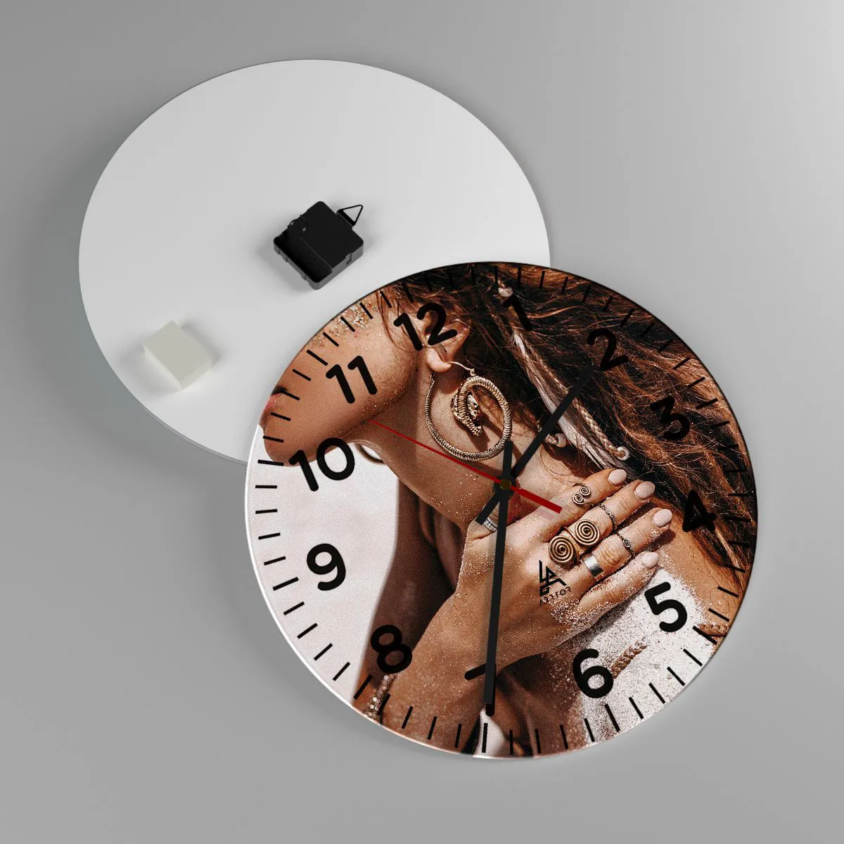 Wall clock - Clock on glass - Queen of a Wild Beach - 40x40 cm