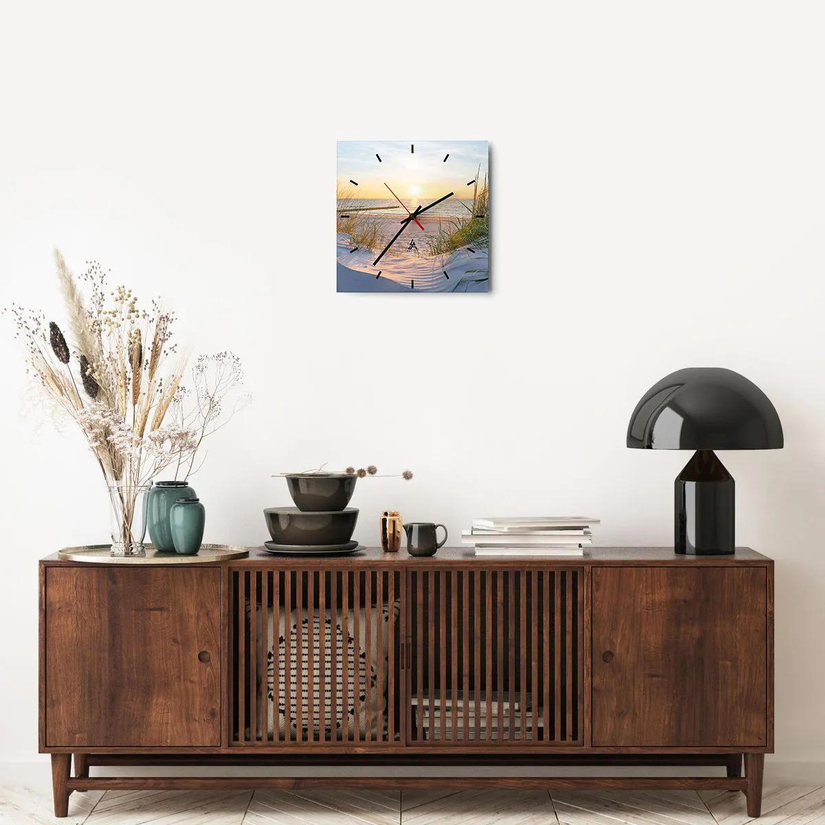 Orologio da parete - Orologio in Vetro - Una spiaggia sabbiosa con vista sul tramonto sul mare - 30x30cm - Rumore del mare, uccelli che cantano, spiaggia selvatica tra i cespugli... - Decorazione murale moderna per soggiorno e camera da letto ARTTOR