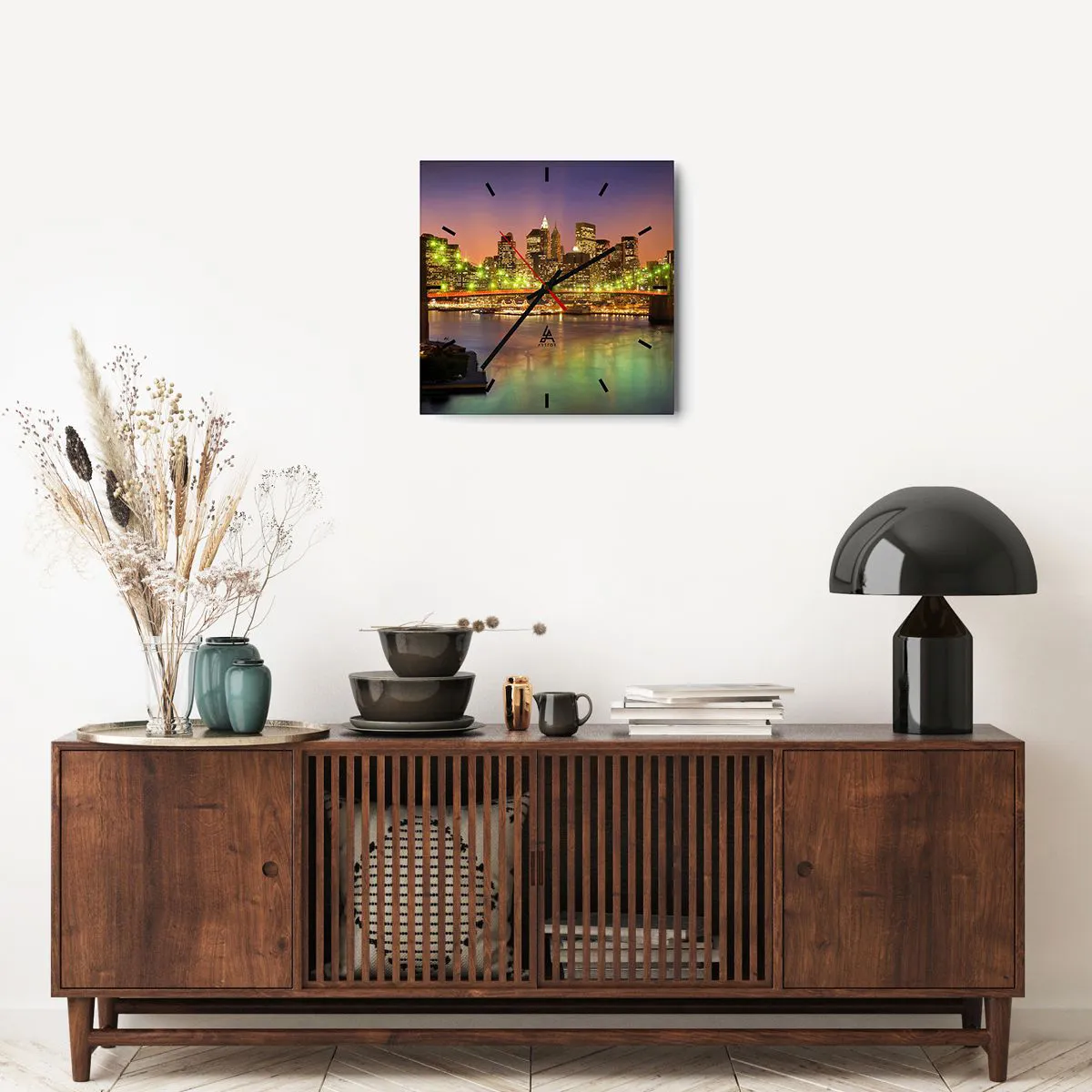 Zegar ścienny - Tu światło nigdy nie gaśnie - 40x40 cm